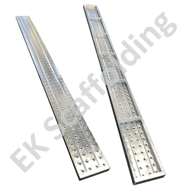 Tavola in acciaio con impalcature in metallo galvanizzato