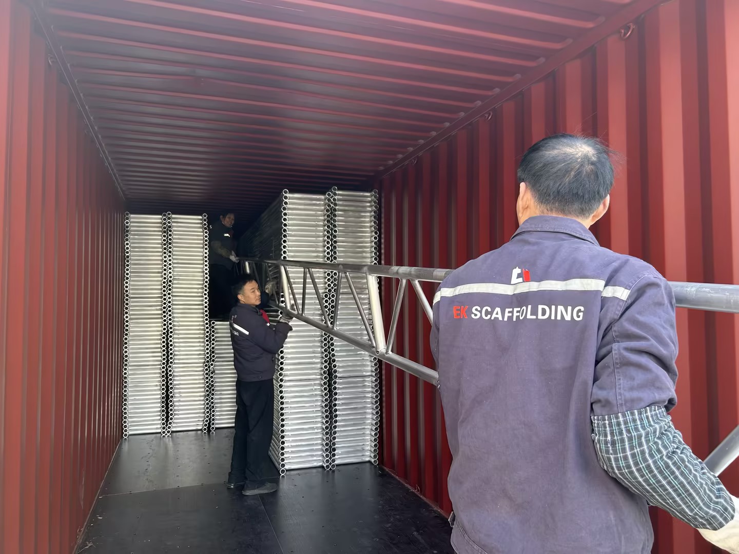 Spedizione di travi reticolari per impalcature 