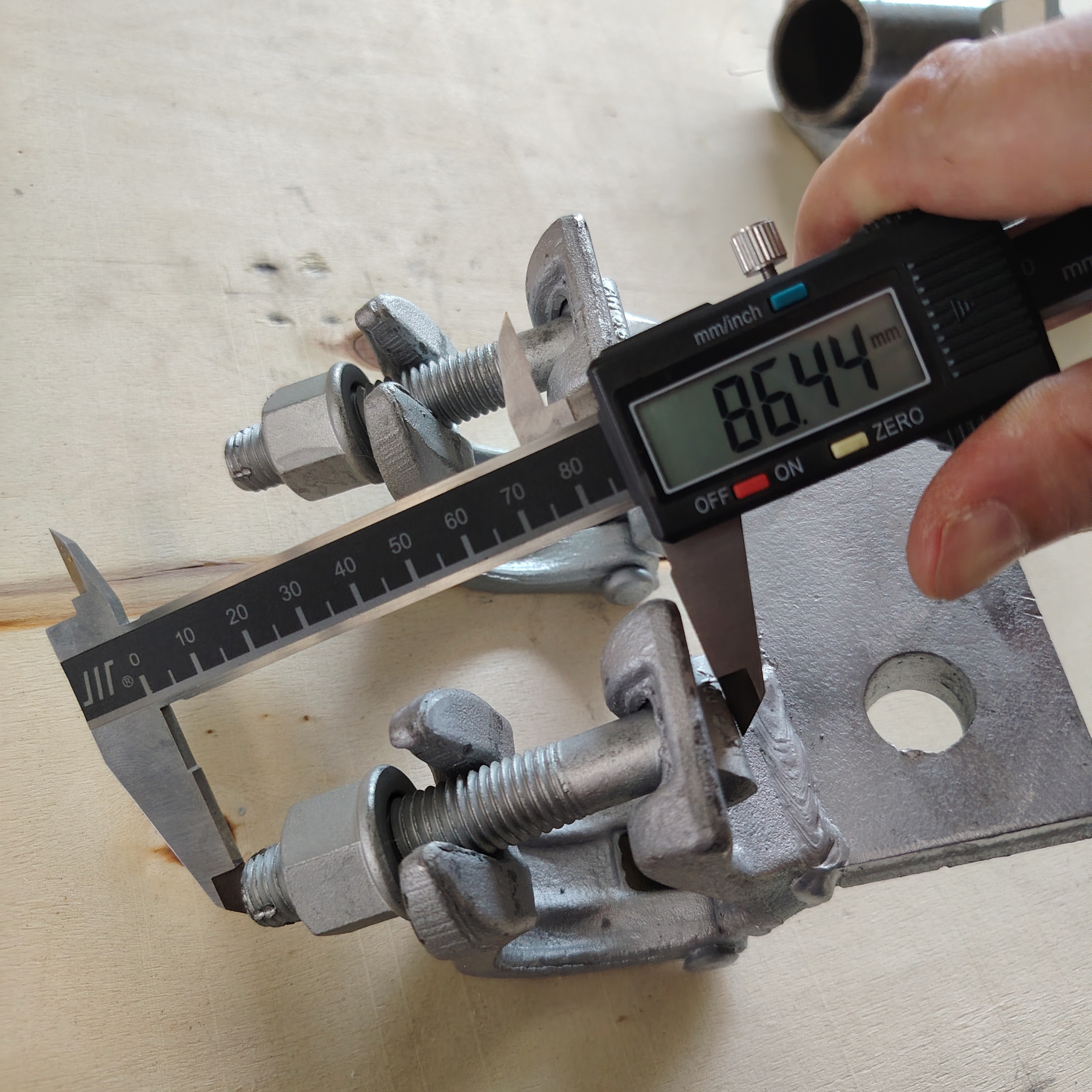 Base su misura Morsetto per ponteggi sagomati 