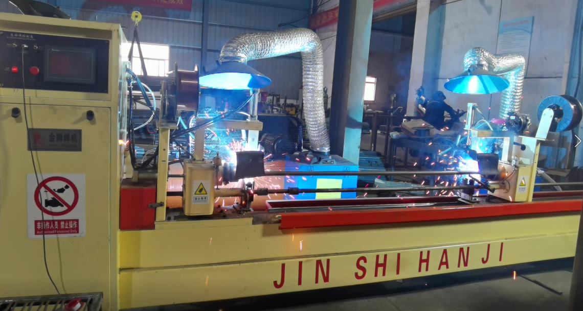 La saldatrice automatica del libro mastro è in uso!