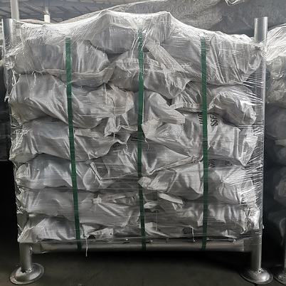 Sacchetti intrecciati con pallet in acciaio