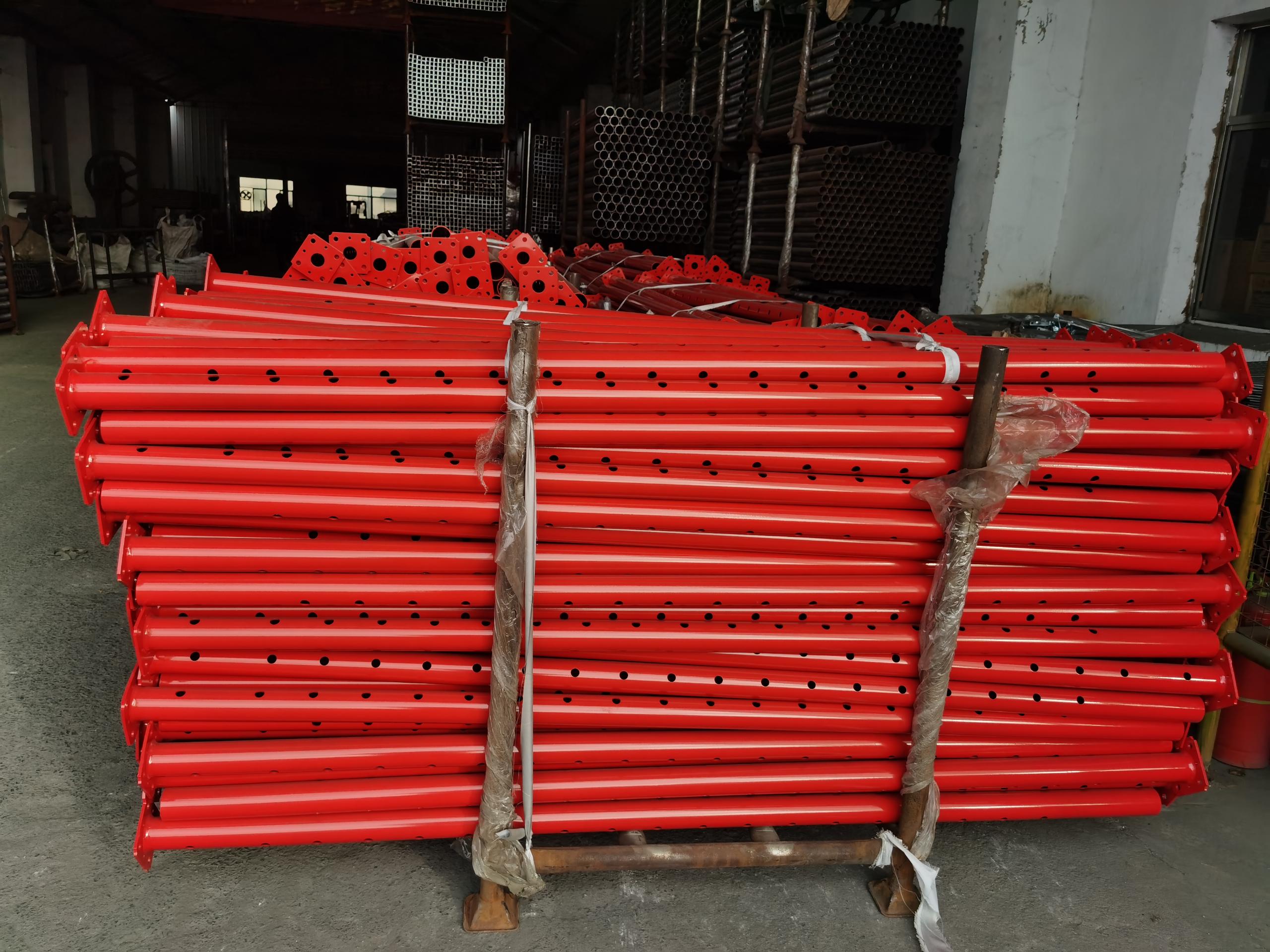 Oggetti di acciaio pesante