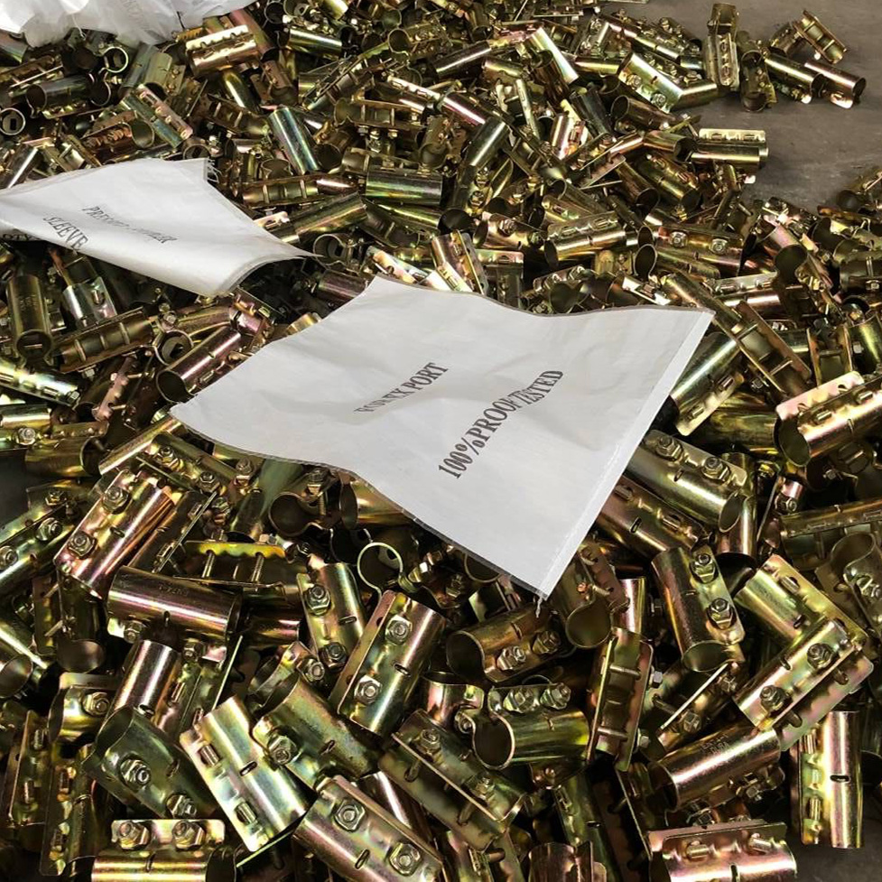 Accoppiatore a manicotto pressato