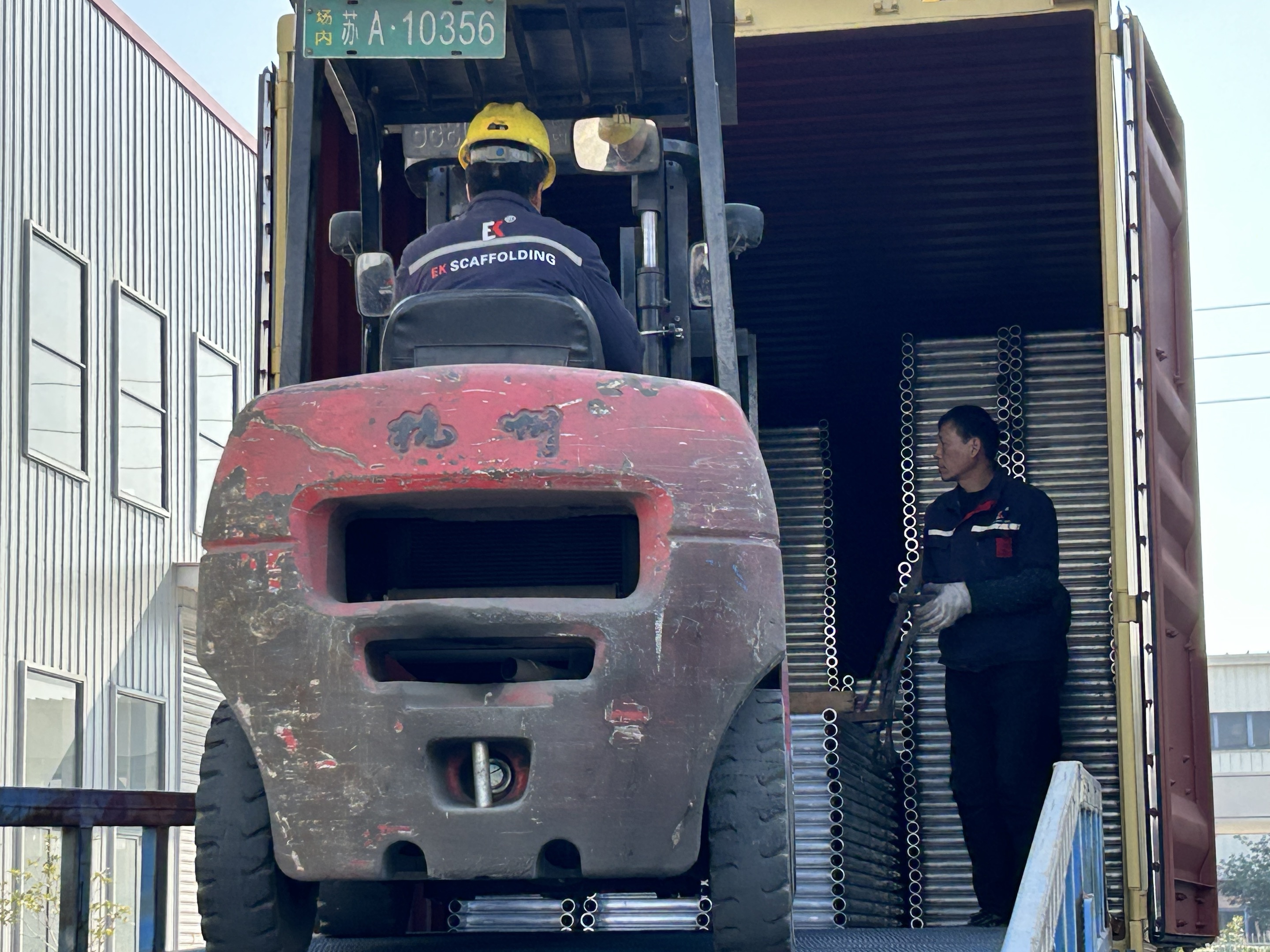 Spedizione di travi reticolari per impalcature 