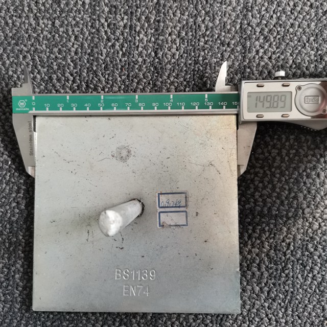 Piastra di base a barra rotonda 18