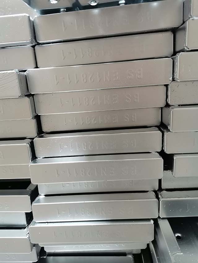 Plancia di metallo 10