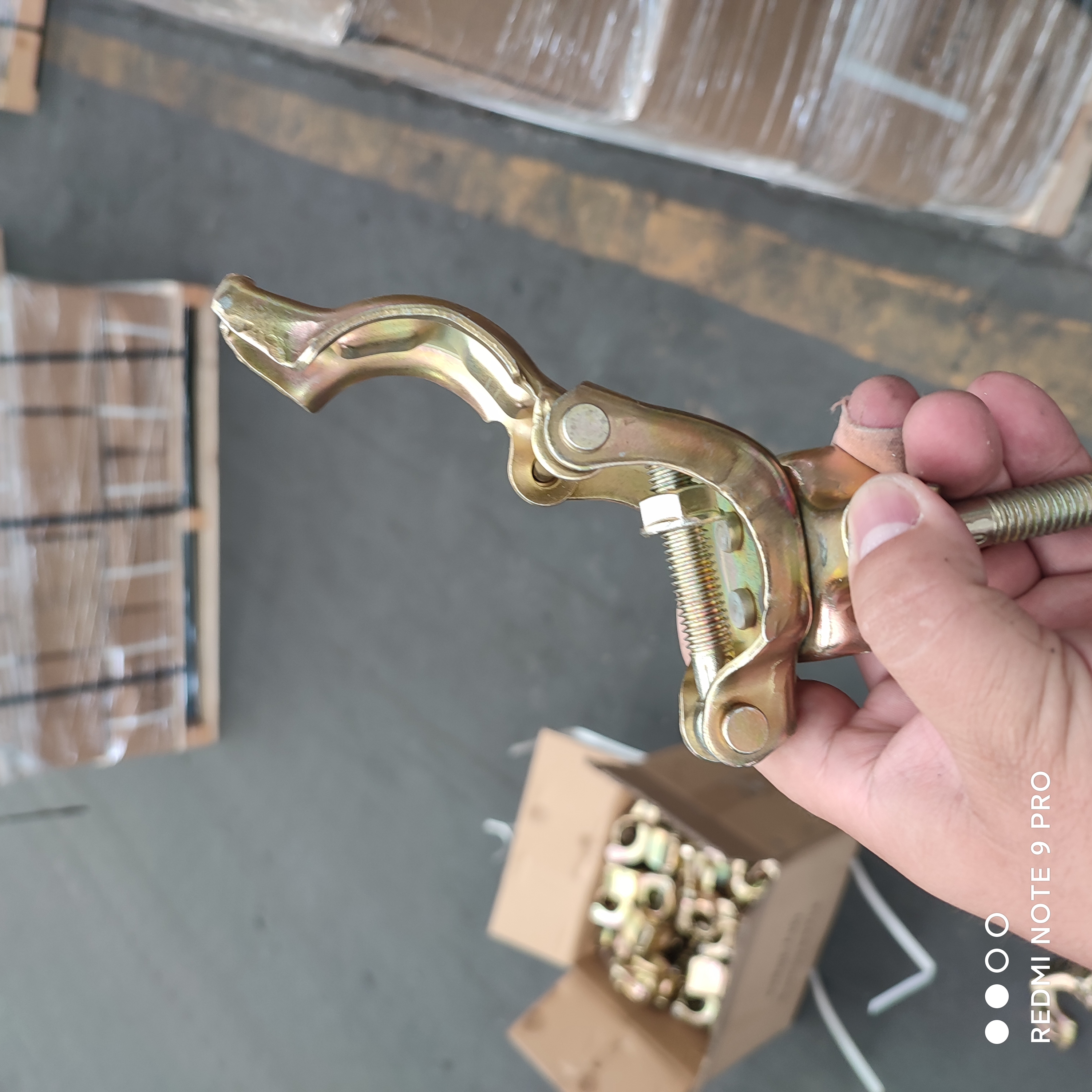 dimensione dell'accoppiatore pressato 