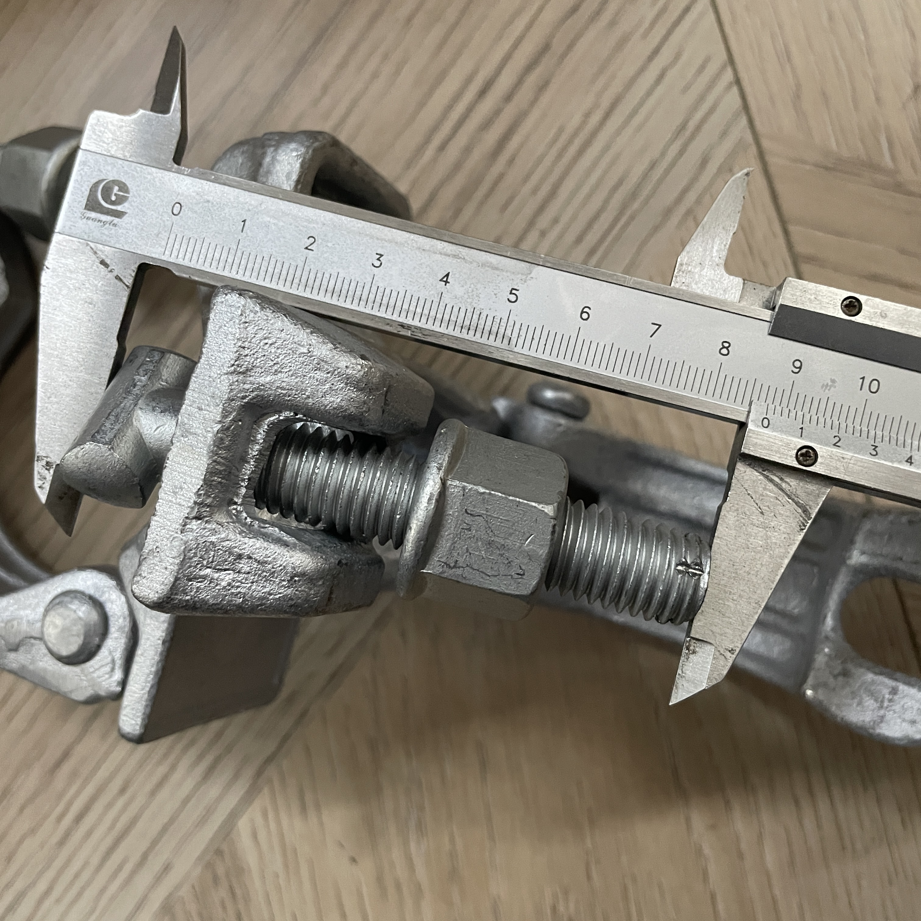 Morsetto per ponteggi a forma speciale Morsetto 