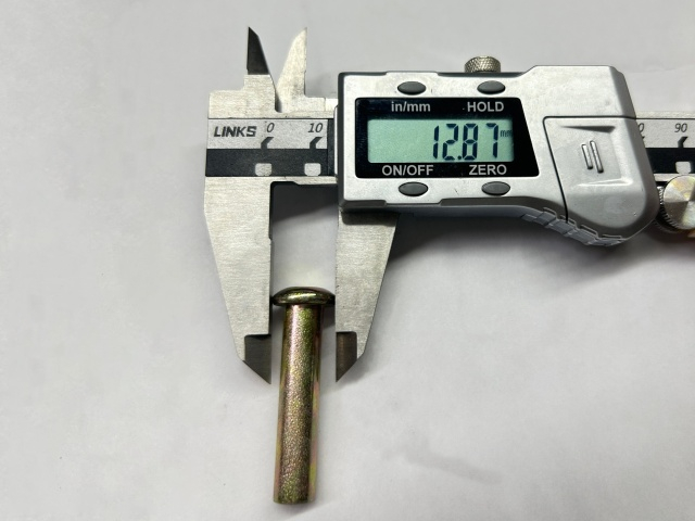 Dimensioni del rivetto per accoppiatore per ponteggi pressato nel Regno Unito