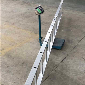 Scala verticale di impalcatura in alluminio W390