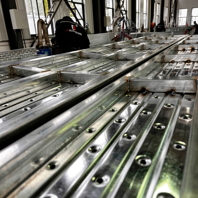 tavola in acciaio chiuso