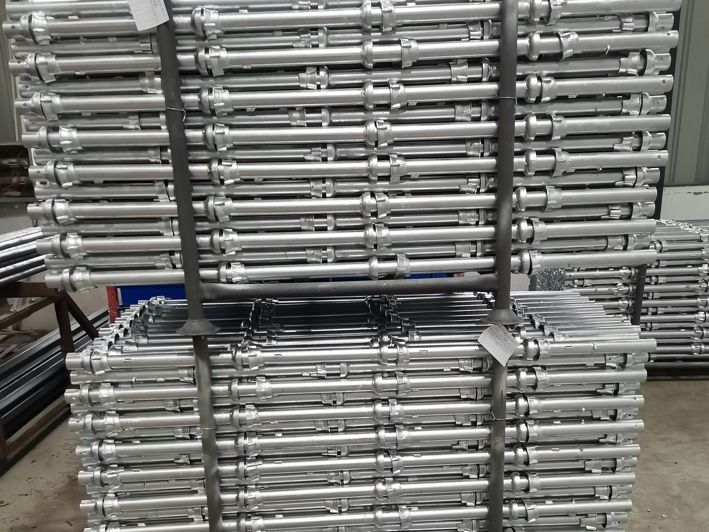 Qual è la differenza tra Cuplock e Ringlock?