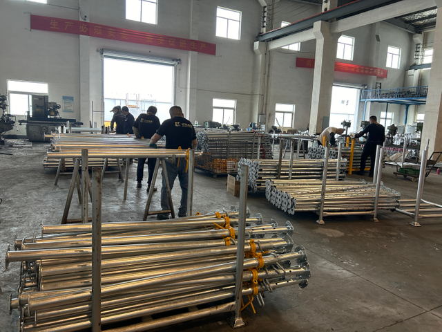 Oggetti di scena in acciaio