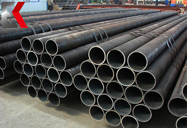 Tubo di impalcatura nera