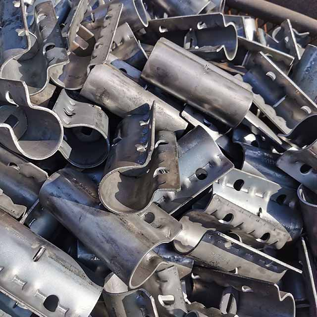 Accessori per impalcature per accoppiatore di maniche per lettini girevoli pressati