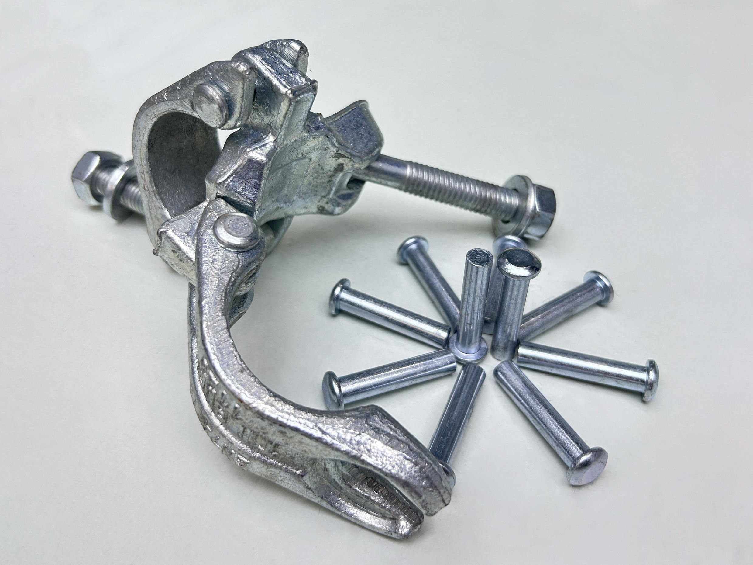 Rivetto base con doppio accoppiatore