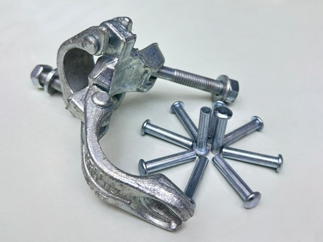 Rivetto base con doppio accoppiatore