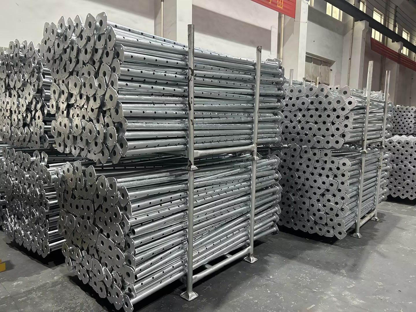 Oggetti di acciaio pesante