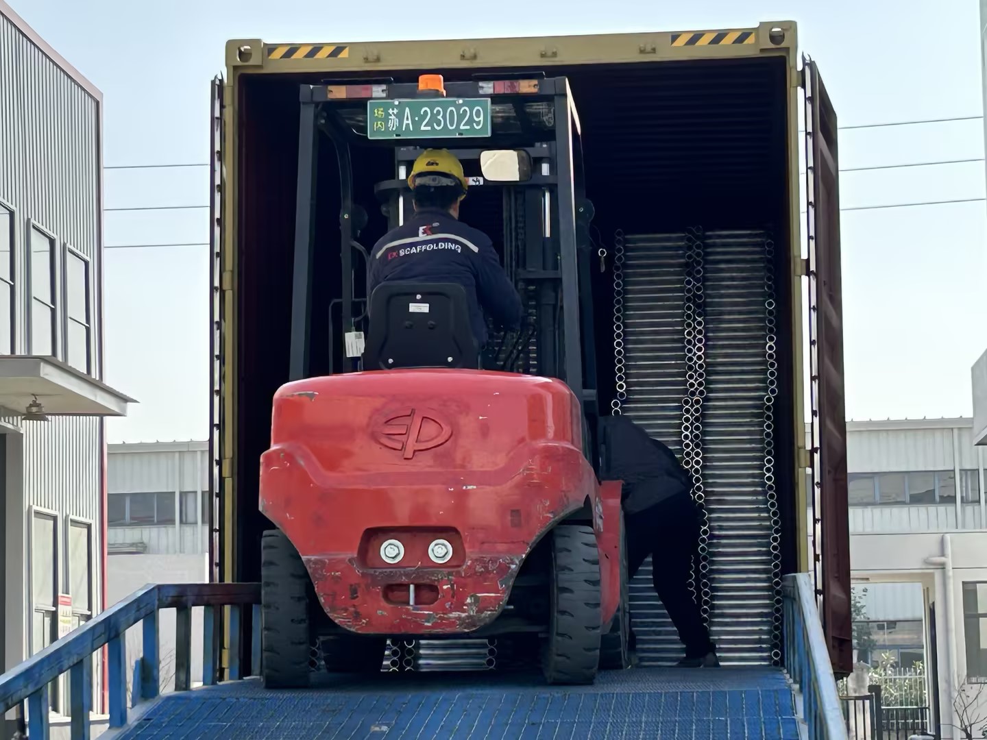 Spedizione di travi reticolari per impalcature 