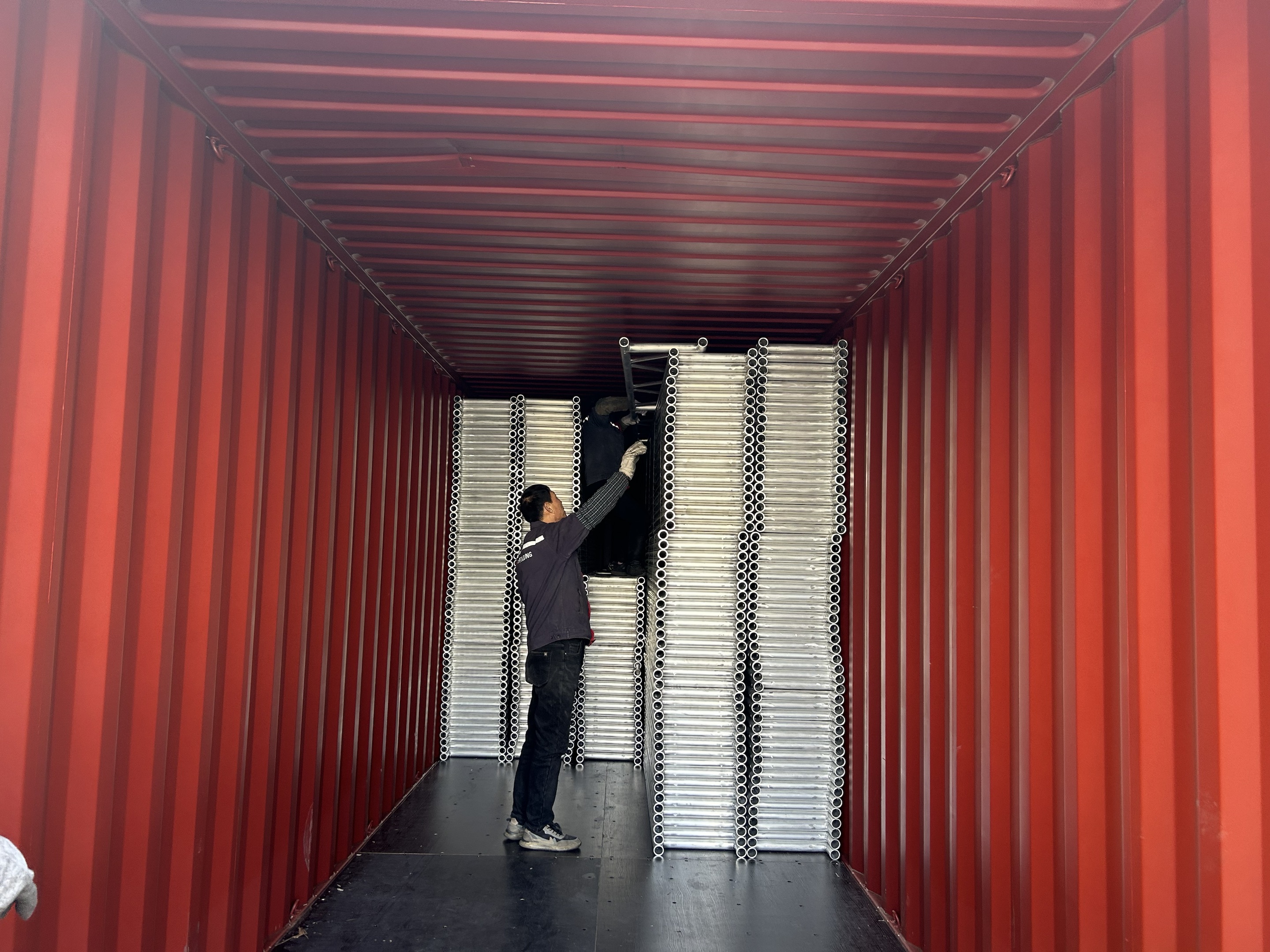 Spedizione di travi reticolari per impalcature