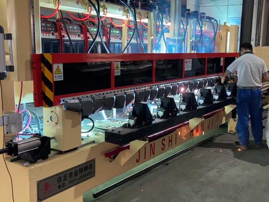 Buone notizie! EK ha una nuova attrezzatura - saldatura automatica standard Ringlock