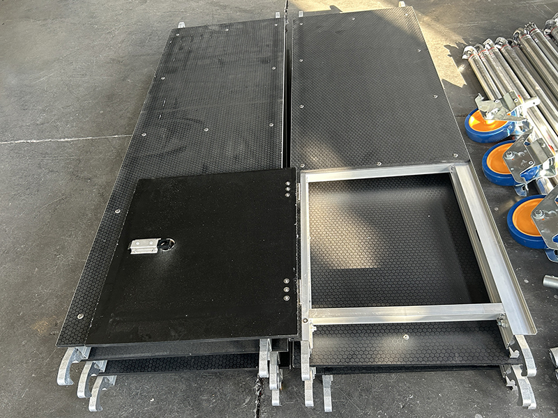 Piattaforma con botola