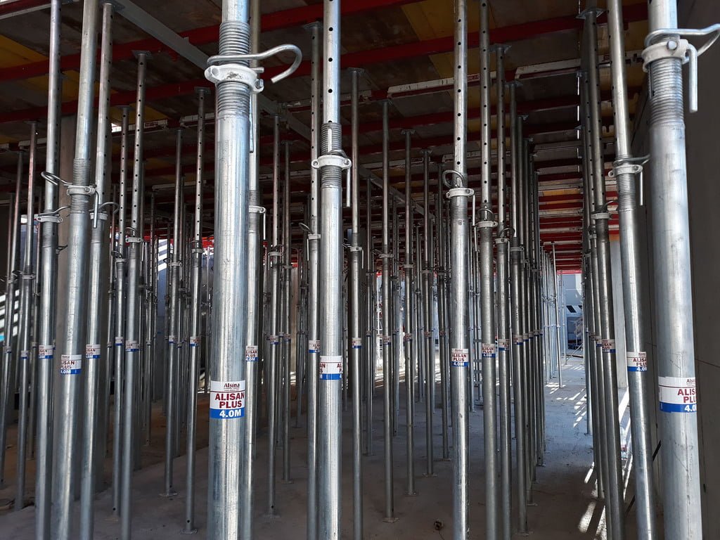 Come usare correttamente gli oggetti di scena in acciaio?