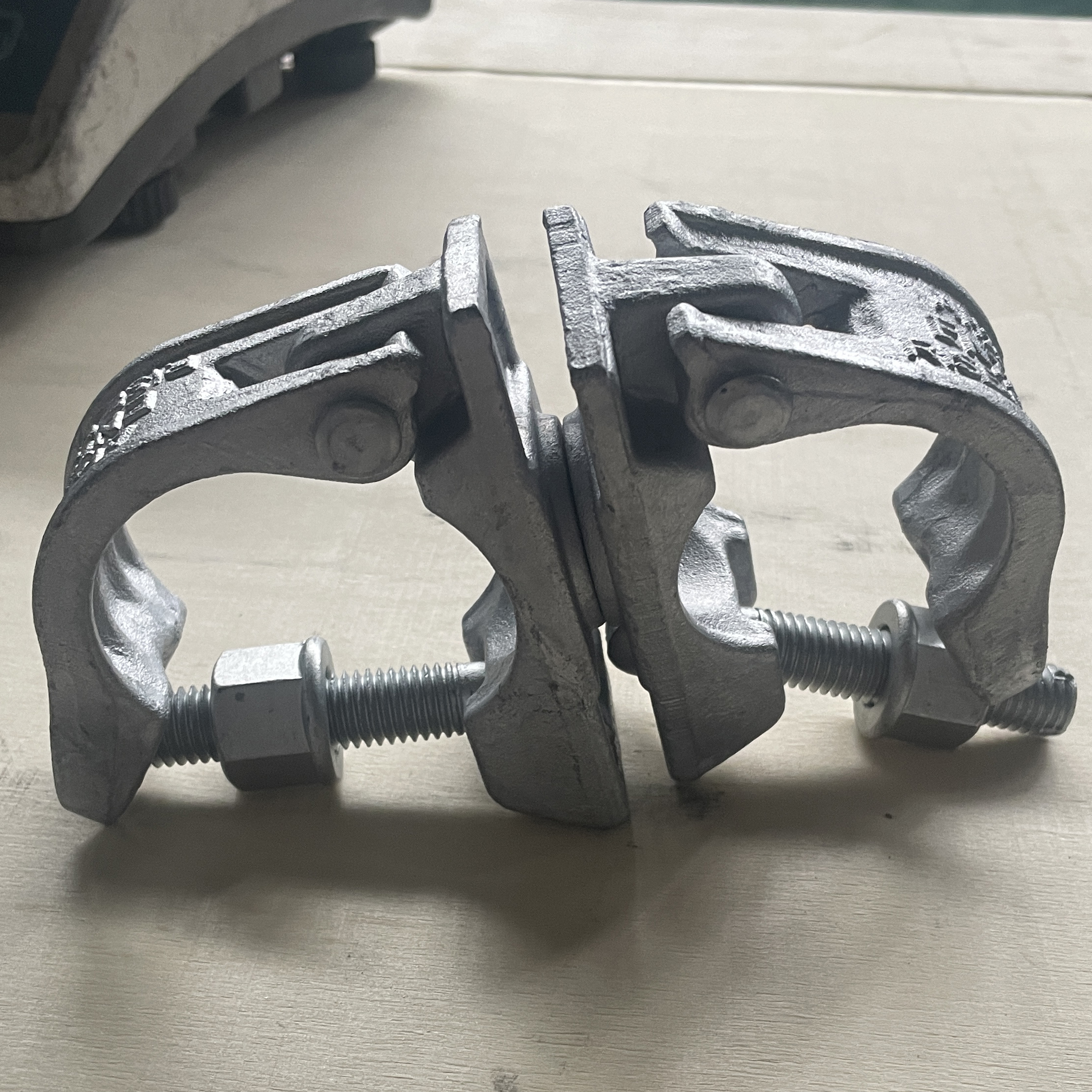 Giunto Girevole KV 49 X 49 Morsetto per ponteggi a forma speciale