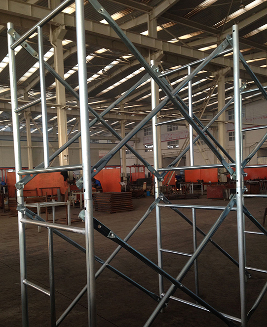 Sistema di impalcature frame