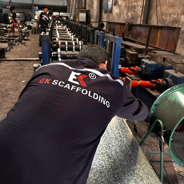 tavola in acciaio chiuso