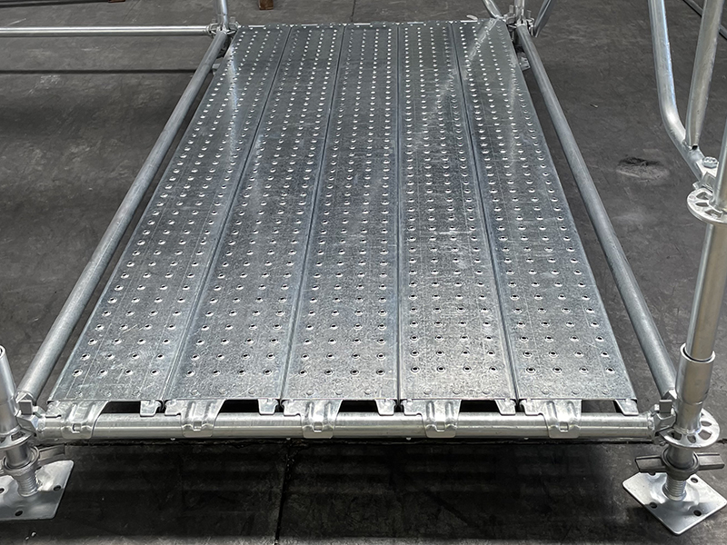 Che tipo di assi per impalcature vengono utilizzate nel sistema di impalcature?