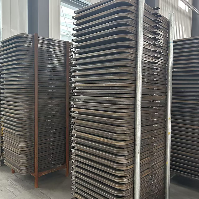 Immagini di produzione del cancello di accesso con scala reversibile