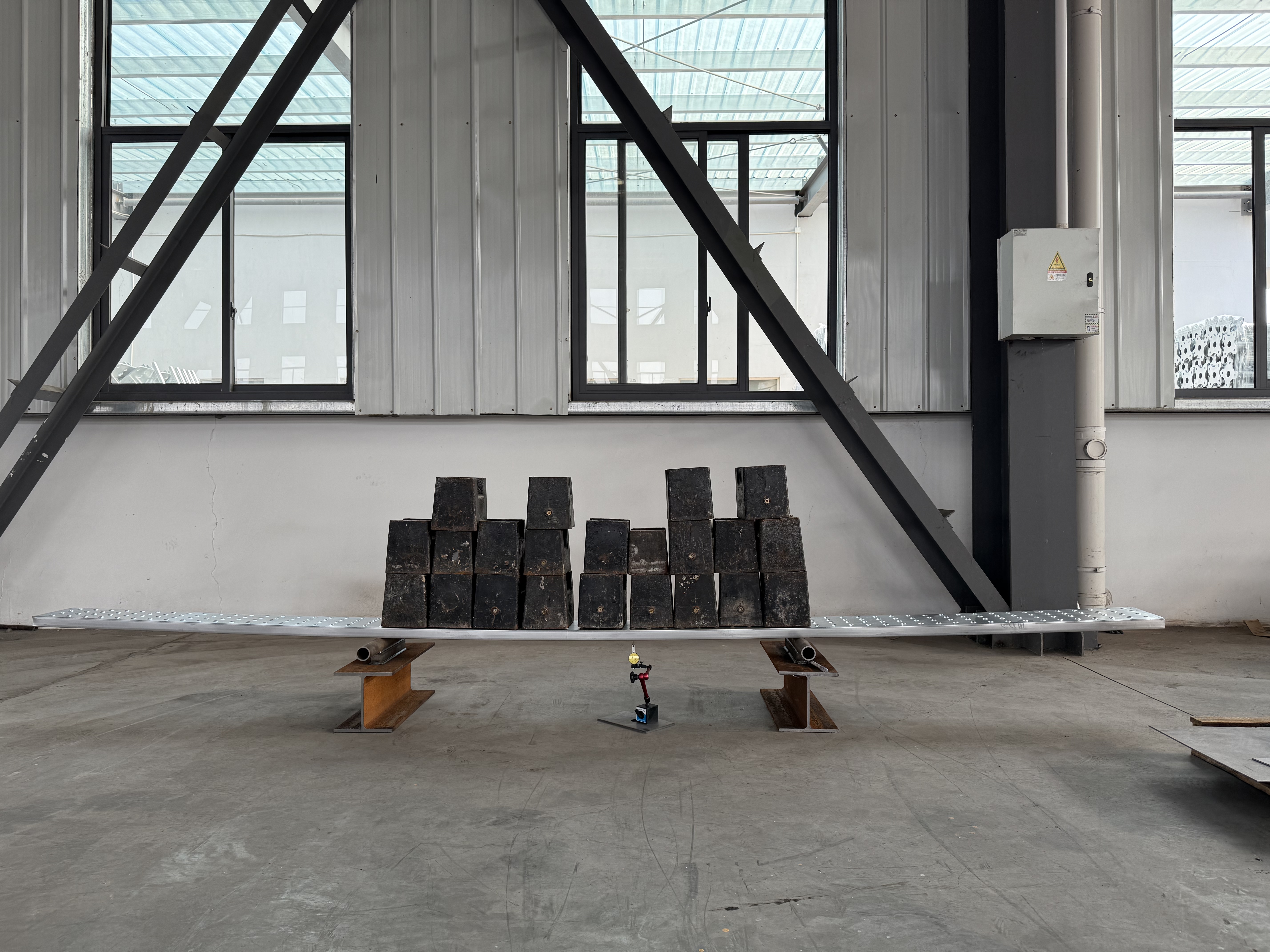 tavola in acciaio chiuso