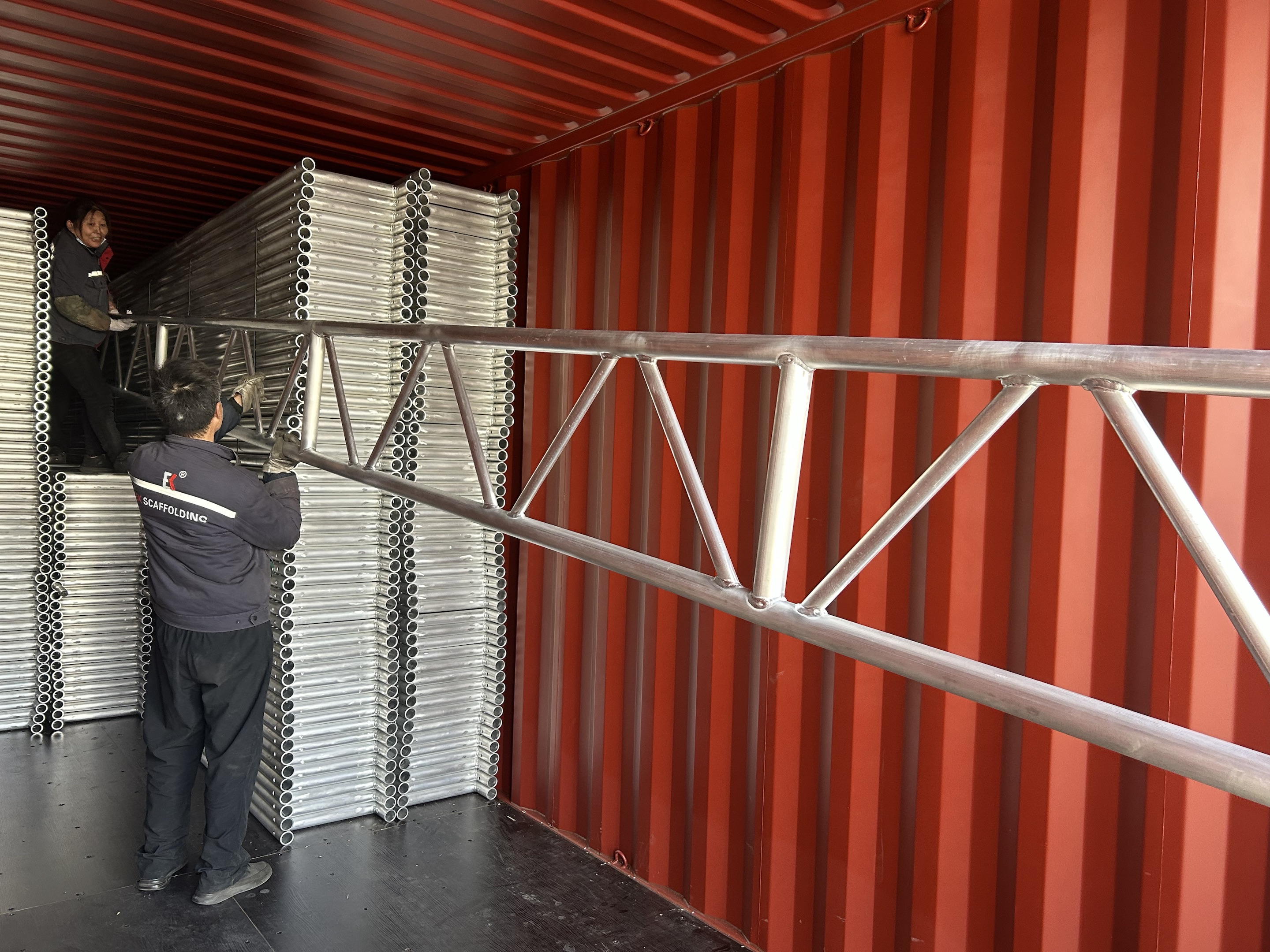 Spedizione di travi reticolari per impalcature 