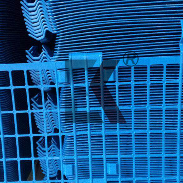 Cancello caricato a molla