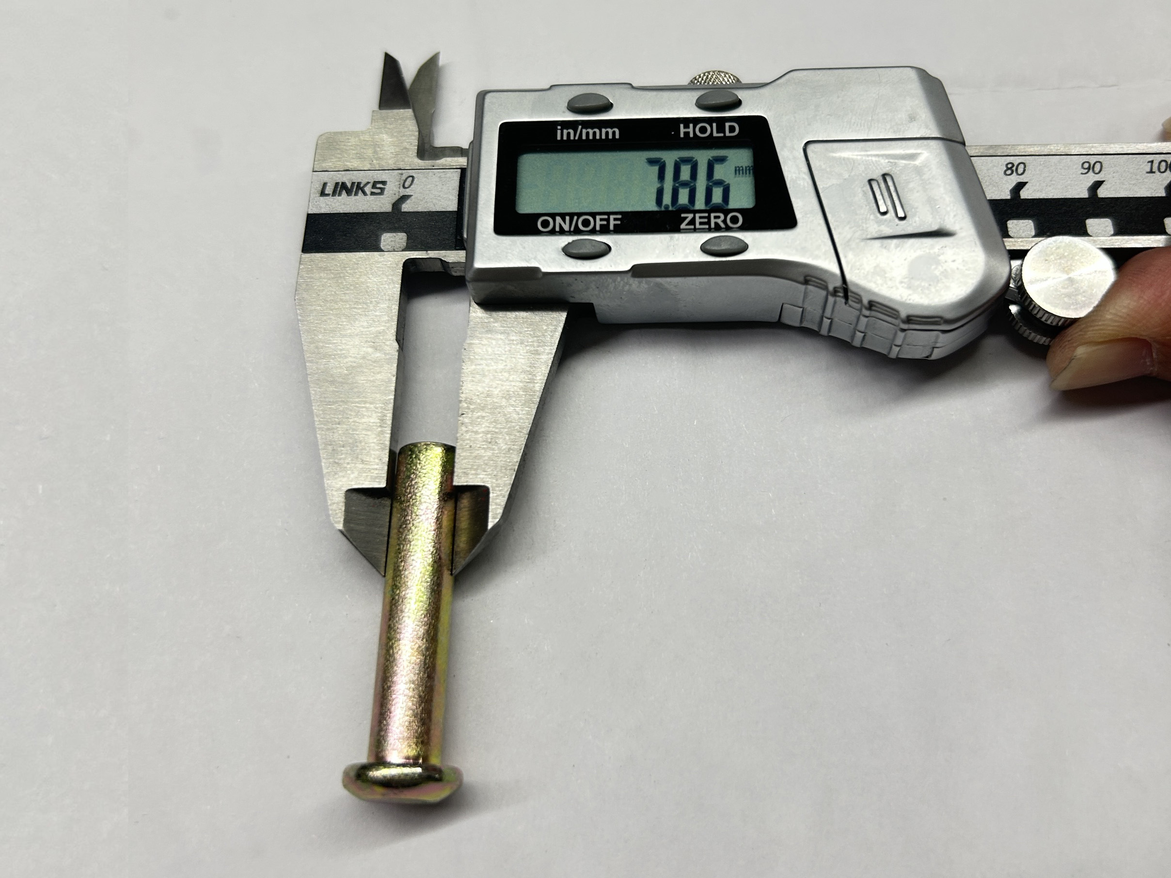 Dimensioni rivetto accoppiatore per ponteggi 