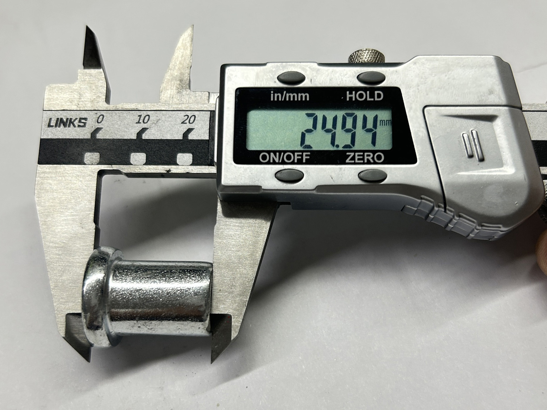 rivetto accoppiatore per ponteggi 