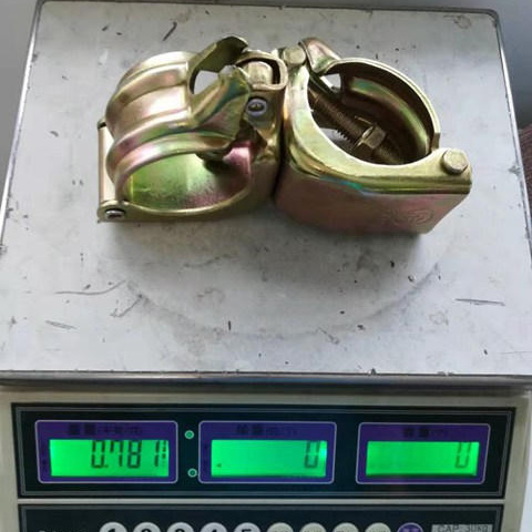 Accoppiatore per ponteggi di tipo giapponese 