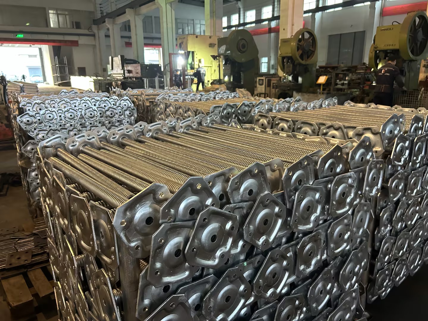 Martinetto base livellante per impalcature in vendita