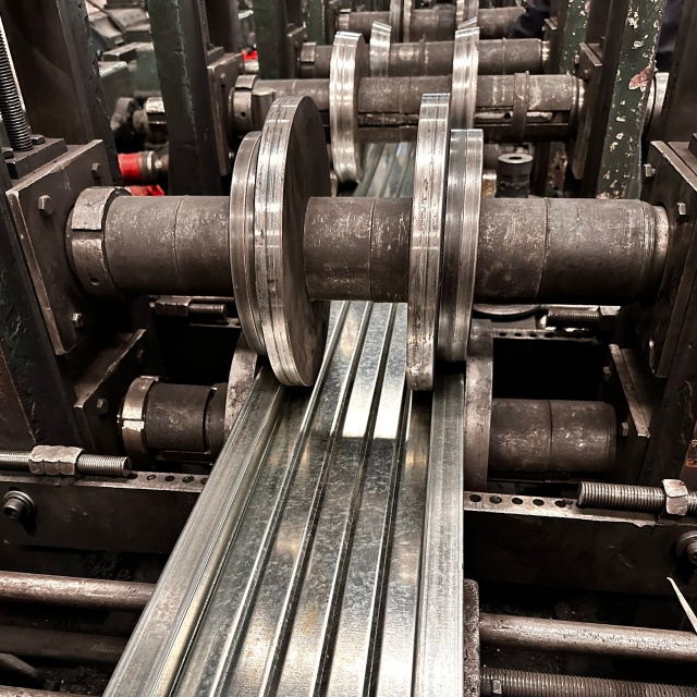 tavola in acciaio chiuso