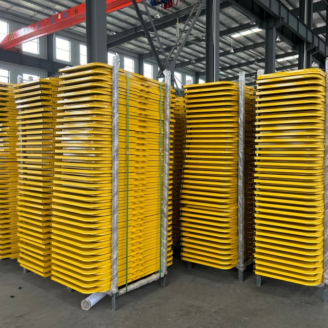 cancello di accesso tramite scaletta reversibile