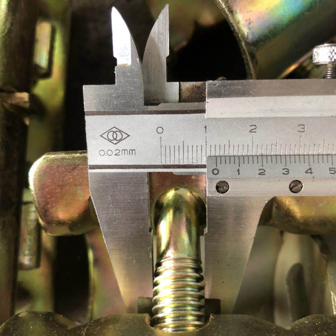 Accoppiatore a manicotto pressato