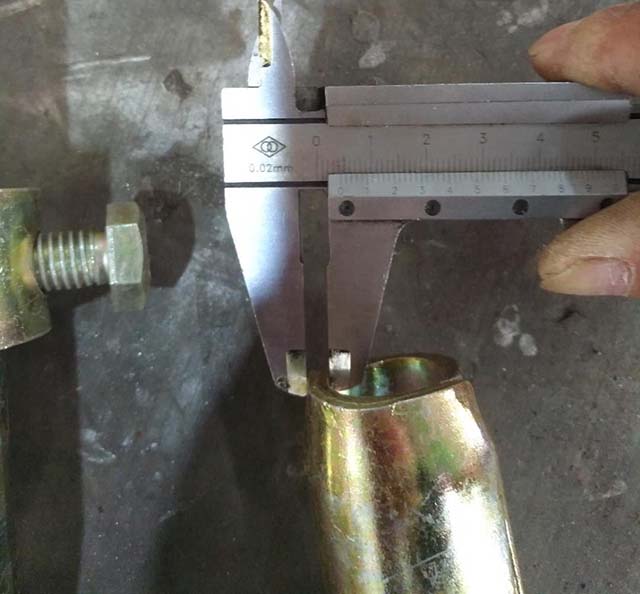 Pin del giunto premuto 09