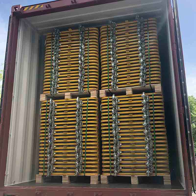 Cancelli di impalcature e caricamento della trappola