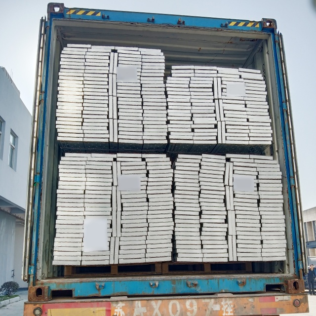 tavola in acciaio chiuso