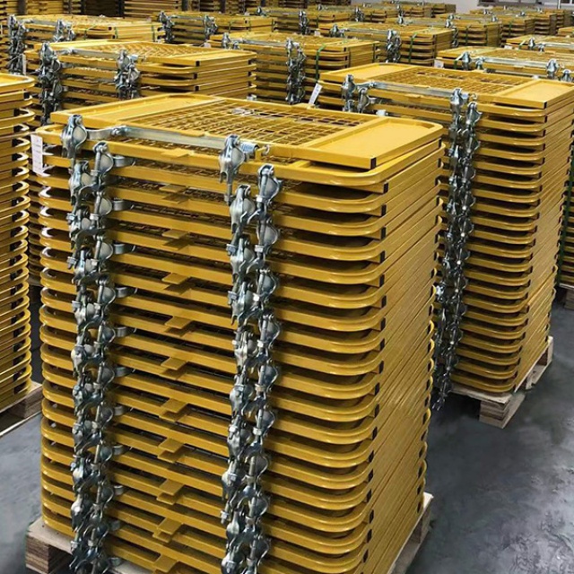 cancello di accesso tramite scaletta reversibile