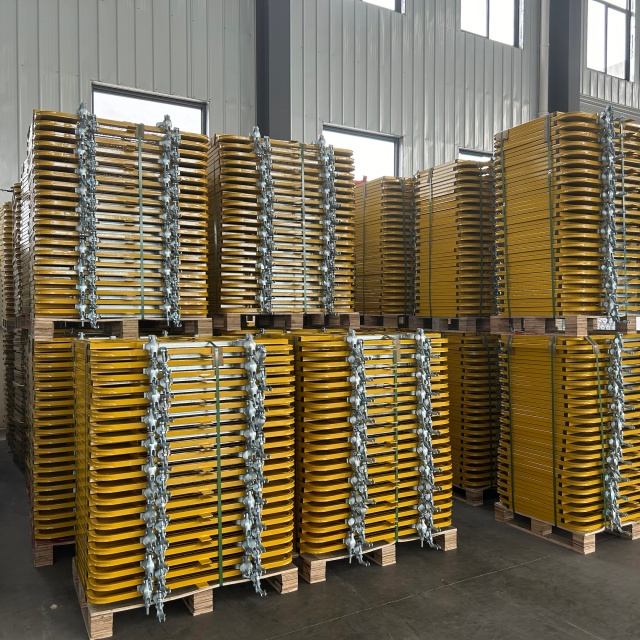 cancello di accesso tramite scaletta reversibile