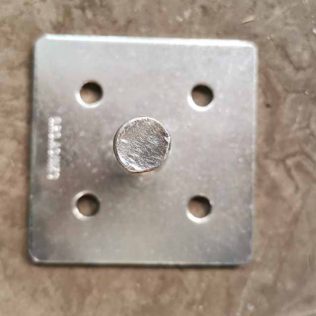 Piastra in acciaio 08