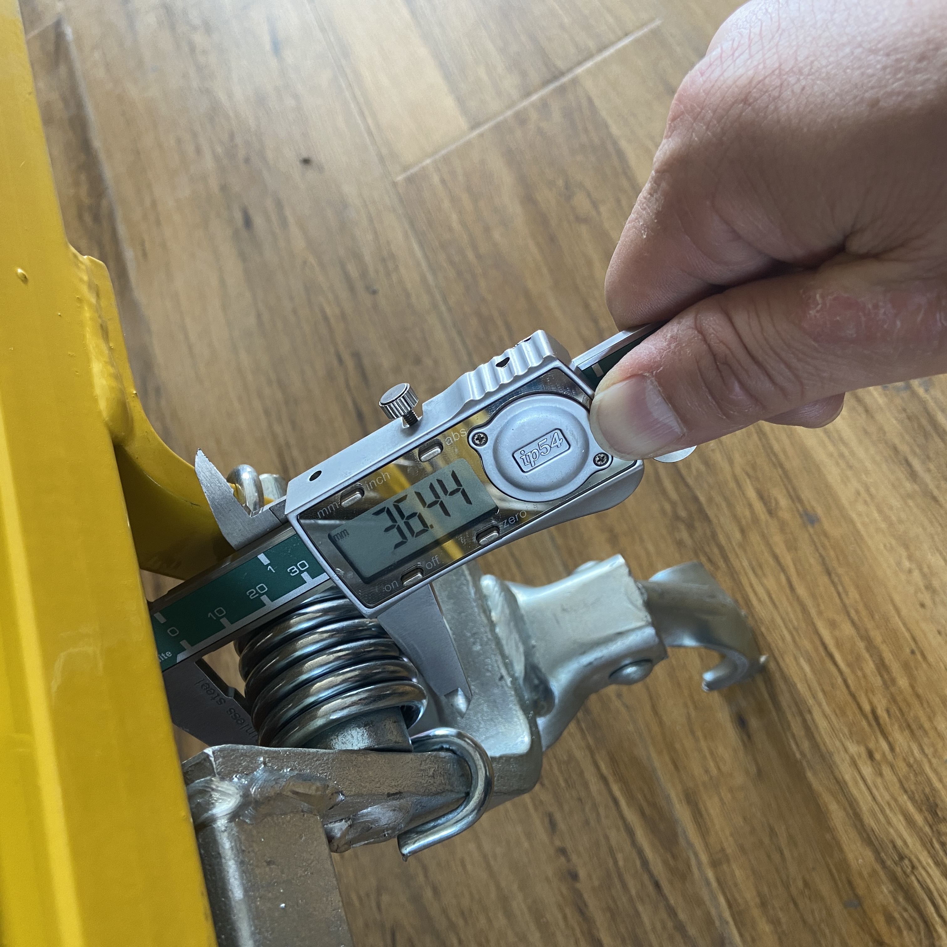 test del cancello di accesso con scala 