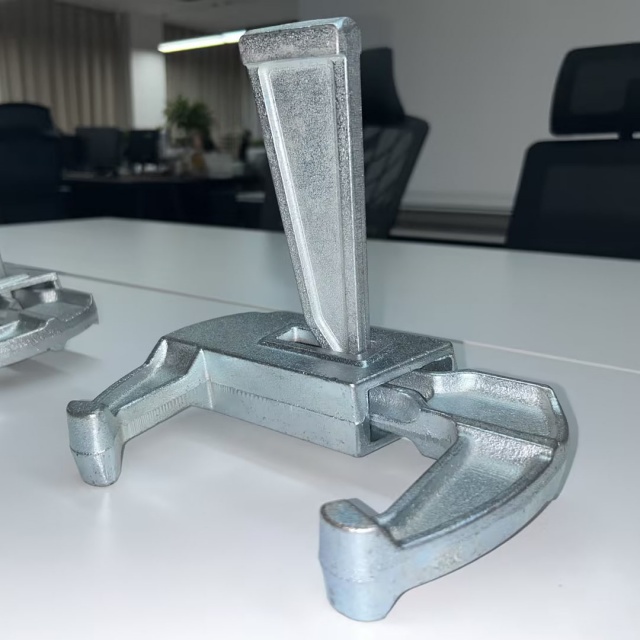 Morsetto per cassaforma con bloccaggio a cuneo argento